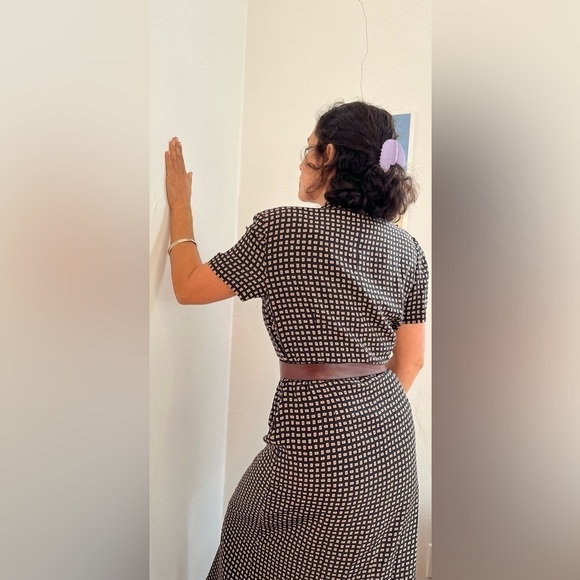 Vintage Norm Thompson | 100% Silk MIDI Dress - Picture 2 of 7